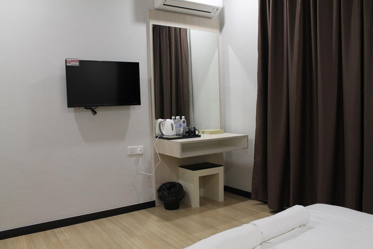 The Velton Inn Bintulu Exteriör bild