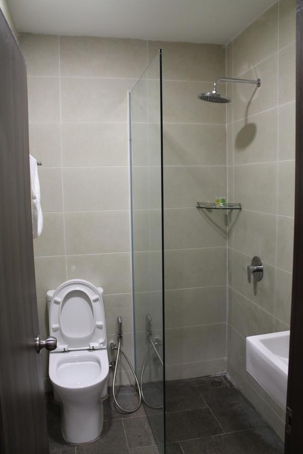 The Velton Inn Bintulu Exteriör bild