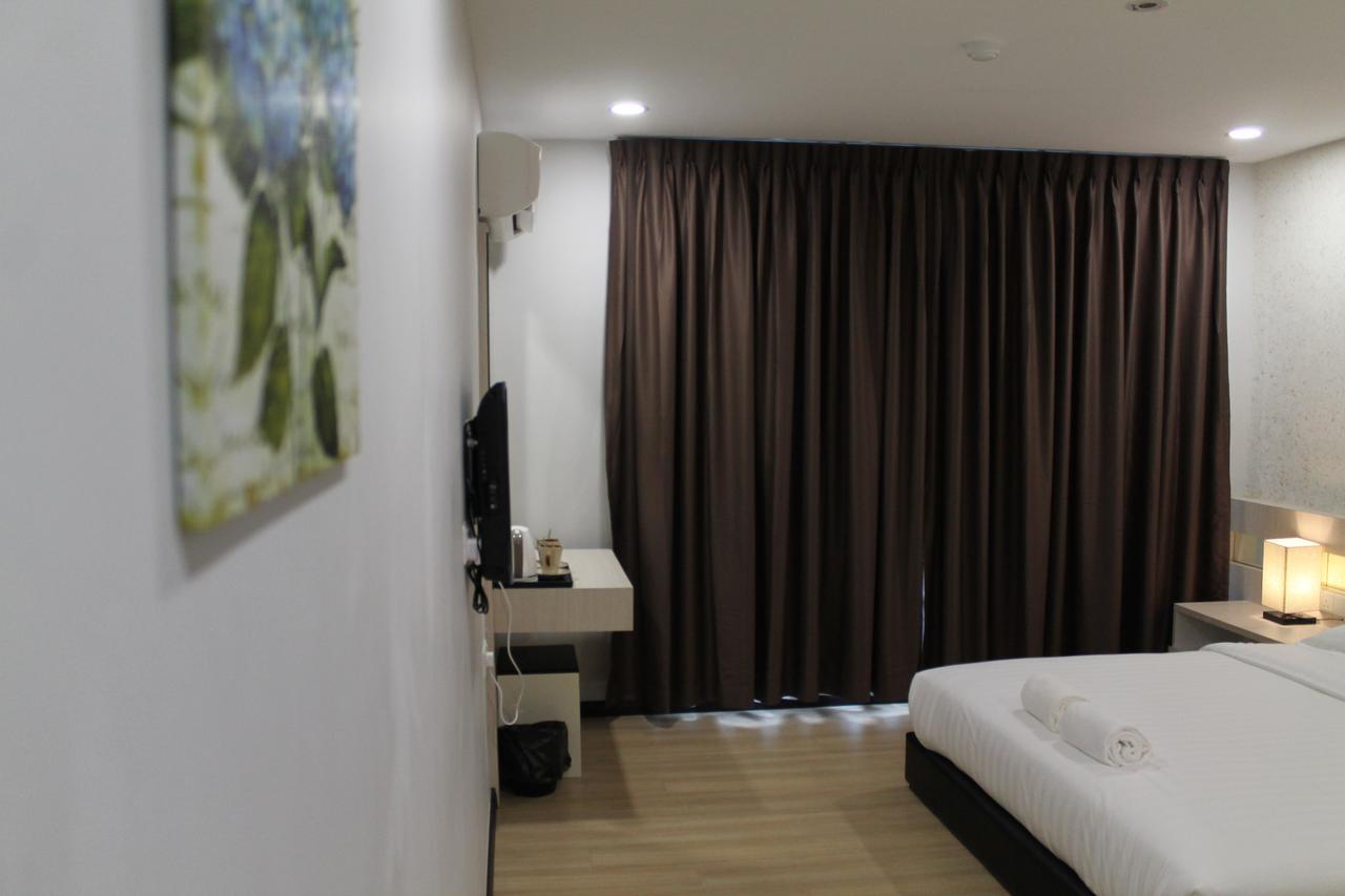 The Velton Inn Bintulu Exteriör bild
