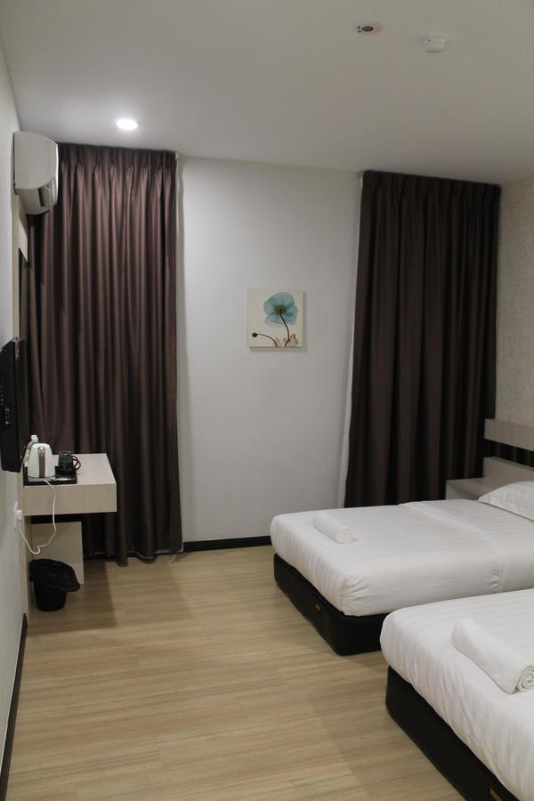 The Velton Inn Bintulu Exteriör bild